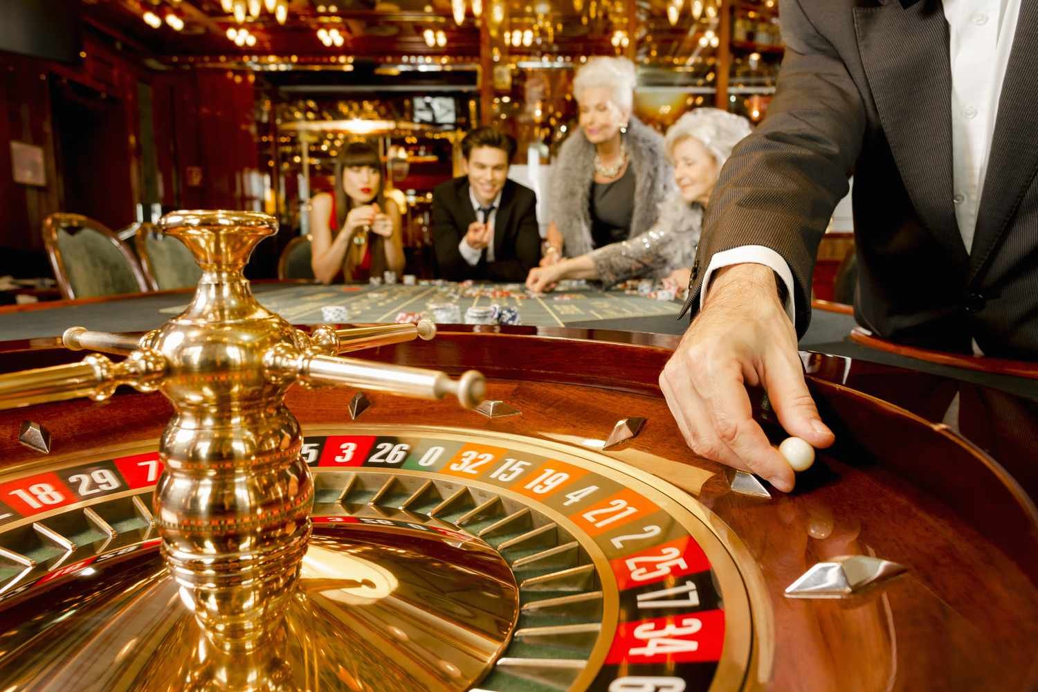 Người chơi theo dõi hũ jackpot nổ hũ đang tích lũy tại km88 trên điện thoại